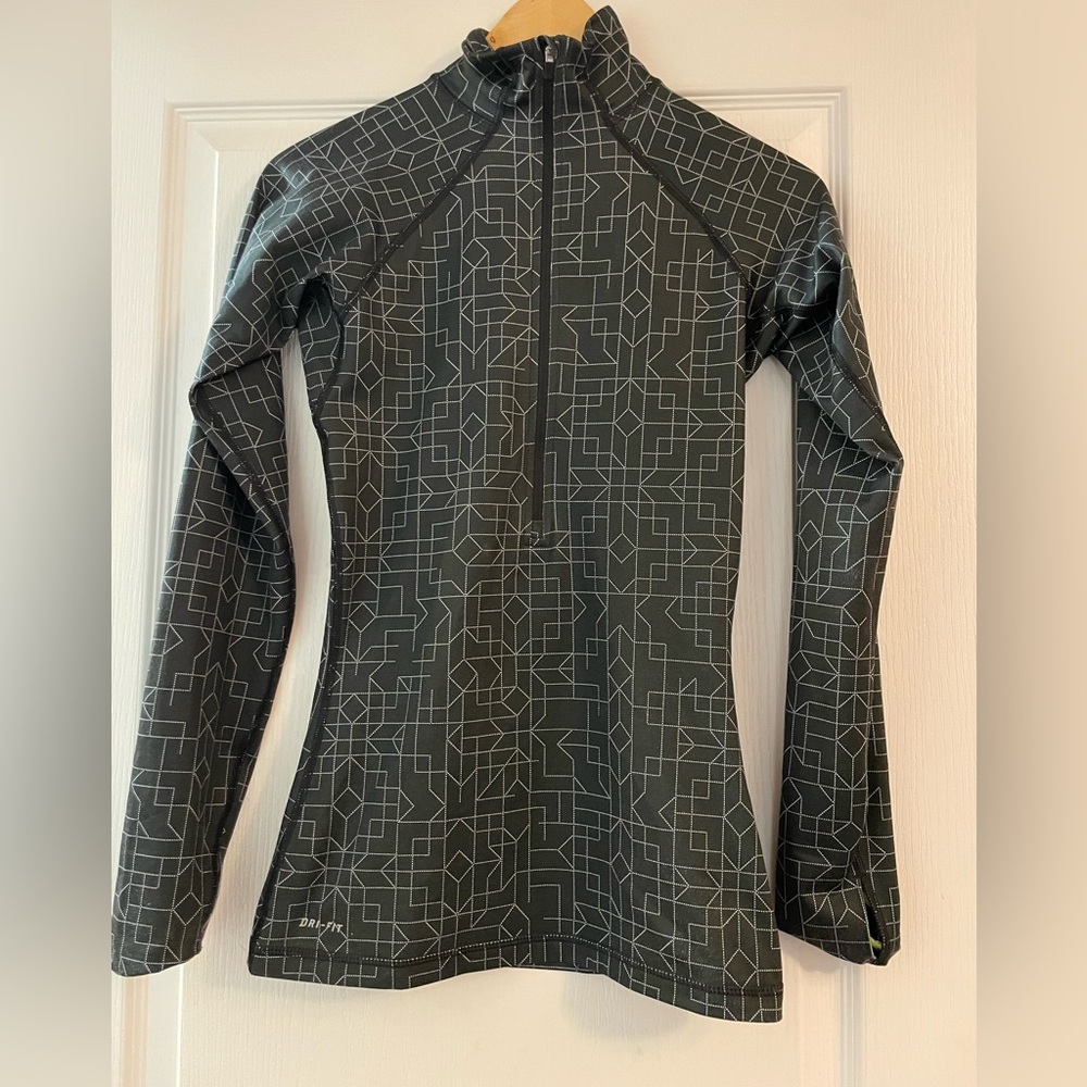 Nike Pro XS long sleeves light fleece